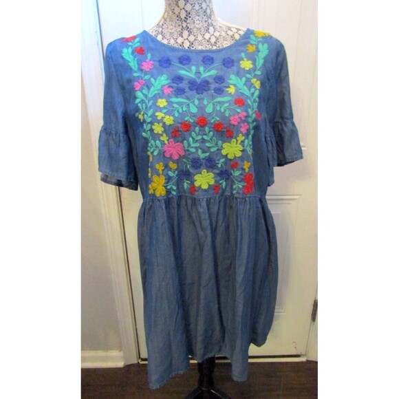 Crown & Ivy Chambray Dress Embroidered Floral Bodice Flutter Sleeves Womens M - Picture 2 of 8